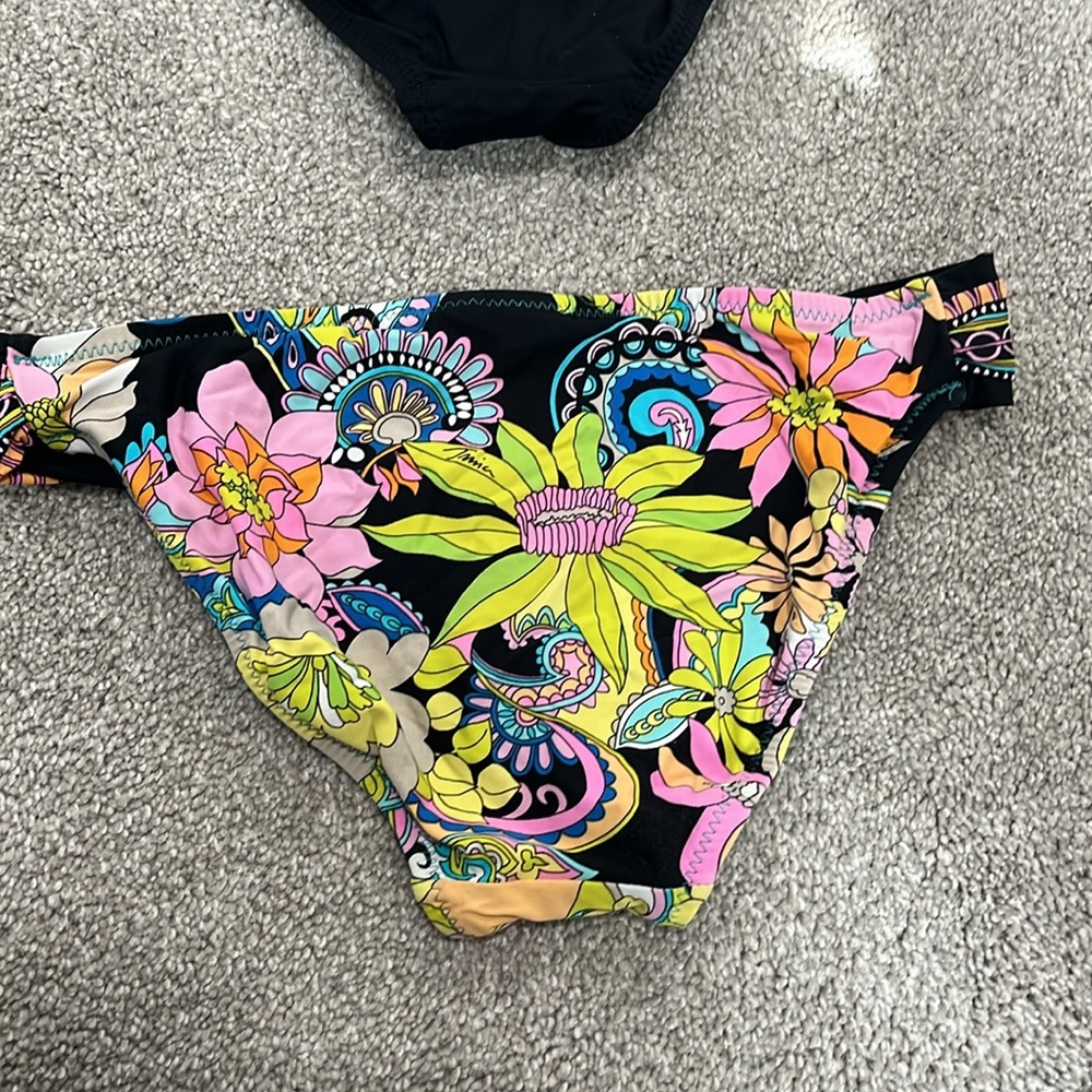 Trina Turk swimsuit 3 pieces set size 4 - Picture 5 of 8